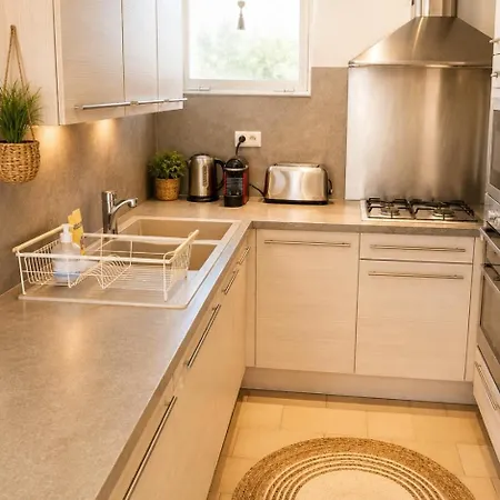 Escale Eucalyptus - Pool & Private Parking Apartment