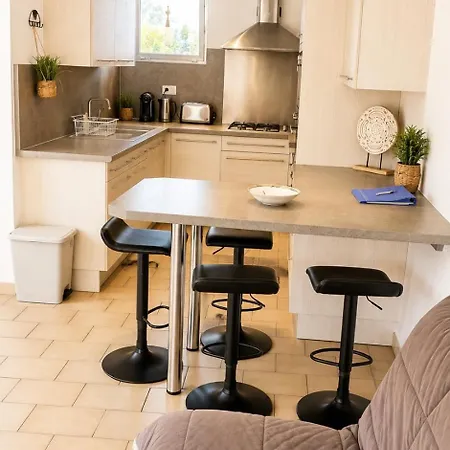 Escale Eucalyptus - Pool & Private Parking Apartment *